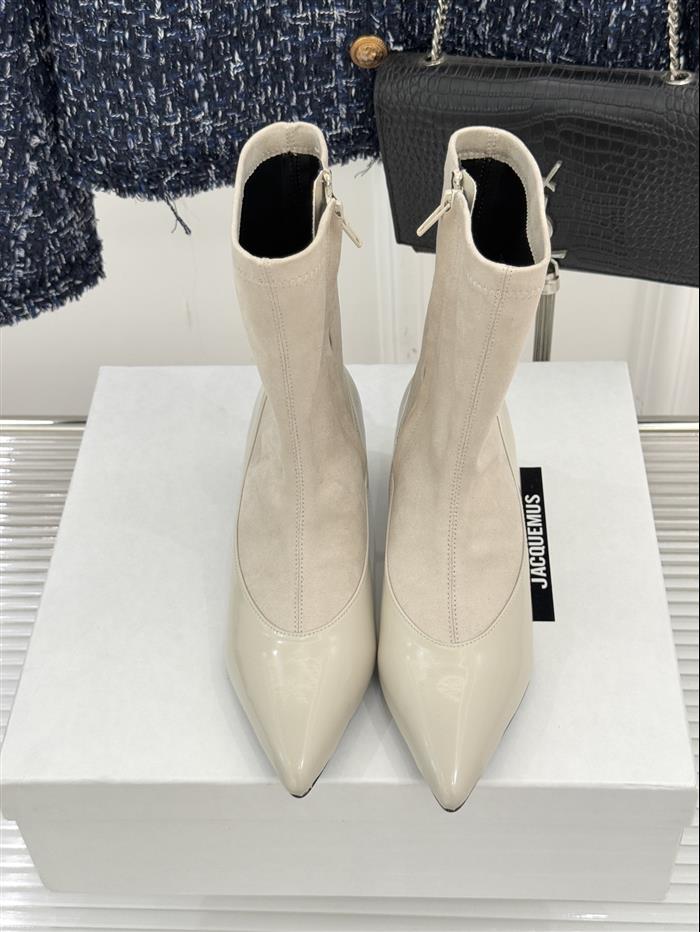 20251128174620577 370